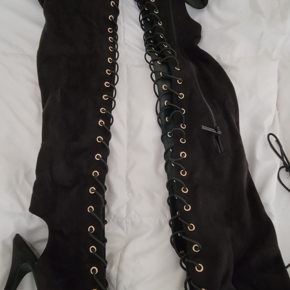 Lace up over the knee boot - Picture 6 of 7